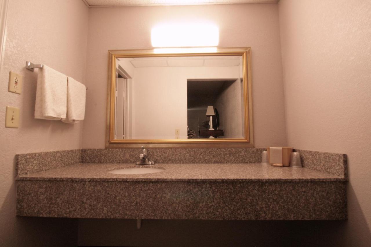 הארדיוויל Economy Inn מראה חיצוני תמונה